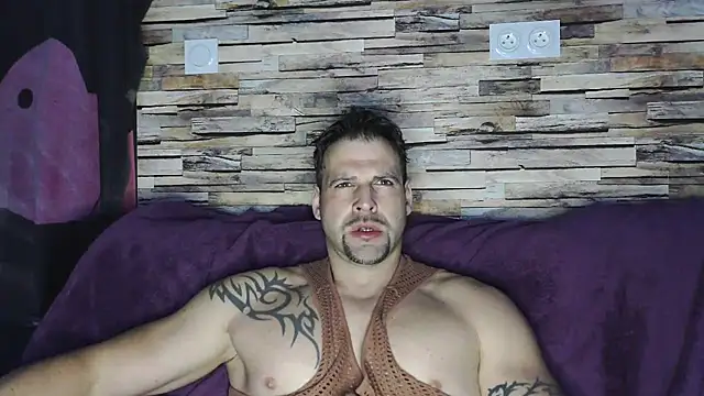 Snapshot of XxBigboybandxX chatting on 03-15-25, 06:14 XxBigboybandxX online show from 03-15-25, 06:14