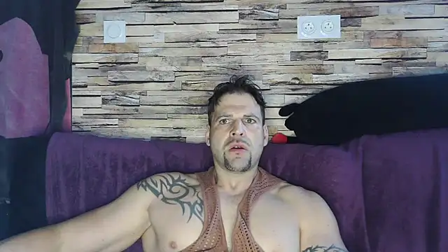 Snapshot of XxBigboybandxX chatting on 03-16-25, 08:32 XxBigboybandxX online show from 03-16-25, 08:32