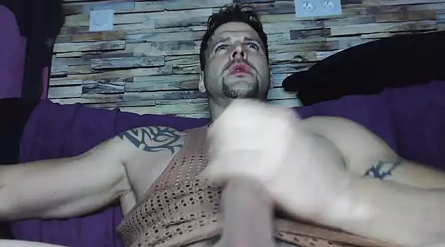 Snapshot of XxBigboybandxX chatting on 03-18-25, 06:37 XxBigboybandxX online show from 03-18-25, 06:37