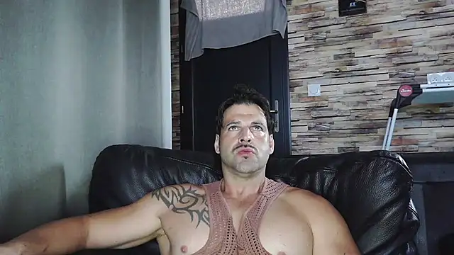 Snapshot of XxBigboybandxX chatting on 09-20-25, 08:04 XxBigboybandxX online show from 09-20-25, 08:04