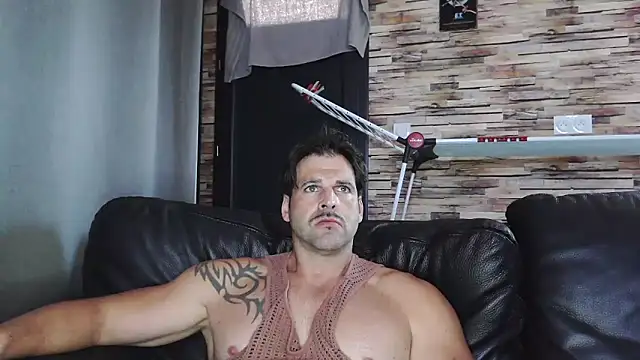 Snapshot of XxBigboybandxX chatting on 09-30-25, 11:37 XxBigboybandxX online show from 09-30-25, 11:37