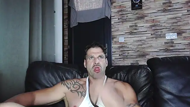 Snapshot of XxBigboybandxX chatting on 10-09-25, 05:00 XxBigboybandxX online show from 10-09-25, 05:00