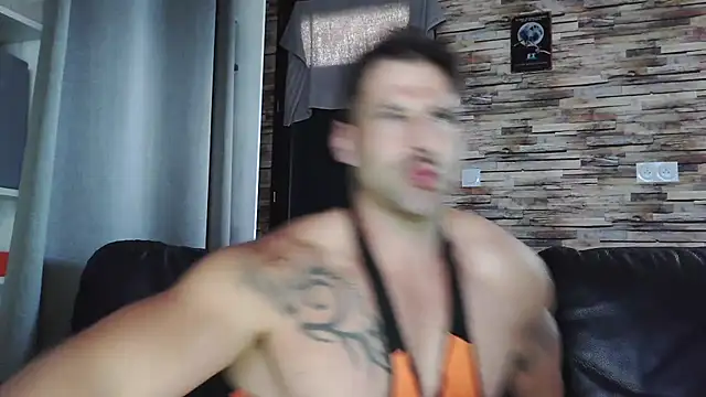 Snapshot of XxBigboybandxX chatting on 10-13-25, 12:16 XxBigboybandxX online show from 10-13-25, 12:16