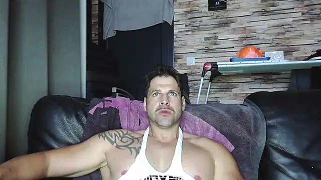 Snapshot of XxBigboybandxX chatting on 11-13-25, 06:51 XxBigboybandxX online show from 11-13-25, 06:51