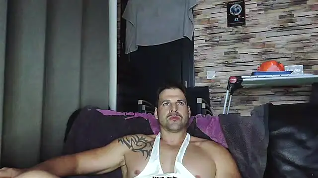 Snapshot of XxBigboybandxX chatting on 11-14-25, 07:23 XxBigboybandxX online show from 11-14-25, 07:23