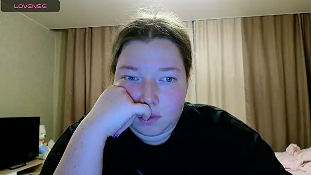 Snapshot of Blush_Lolaa chatting on 12-21-25, 03:41 Blush Lolaa online show from 12-21-25, 03:41