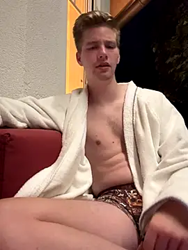 Snapshot of CDLukeLucy420 chatting on 09-18-25, 08:55 CDLukeLucy420 online show from 09-18-25, 08:55