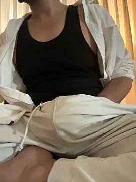 Snapshot of sxssxssxs@xh chatting on 10-13-25, 04:01 sxssxssxsxh online show from 10-13-25, 04:01