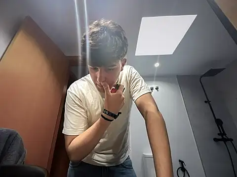 Snapshot of Pablogn24 chatting on 02-18-25, 04:05 Pablogn24 online show from 02-18-25, 04:05