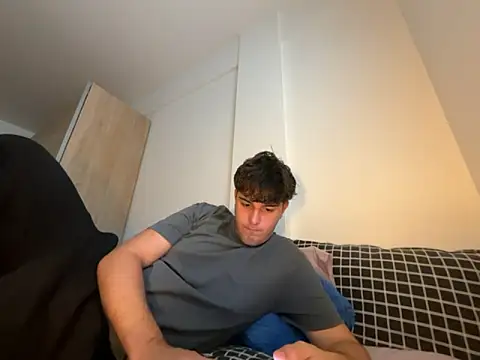 Snapshot of Pablogn24 chatting on 10-28-25, 03:25 Pablogn24 online show from 10-28-25, 03:25