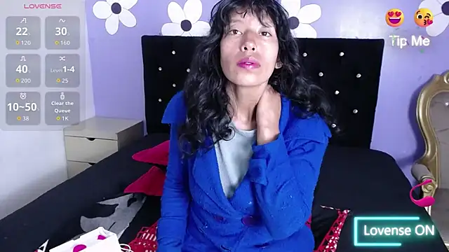 karolinee 66  online show from 02-13-26, 04:19