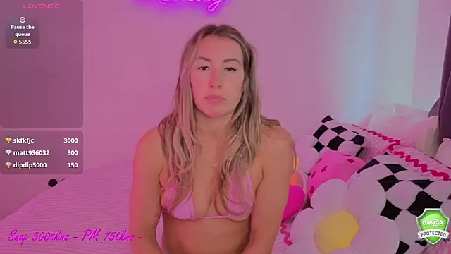 Snapshot of Daisydelicious chatting on 06-12-26, 03:00 Daisydelicious online show from 06-12-26, 03:00