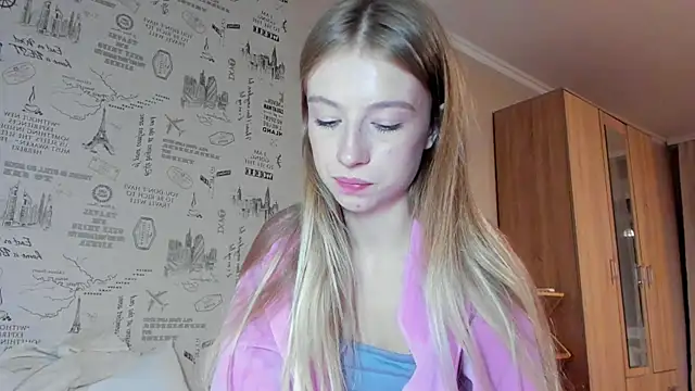 Snapshot of minidivaa_ chatting on 10-13-25, 07:03 minidivaa online show from 10-13-25, 07:03