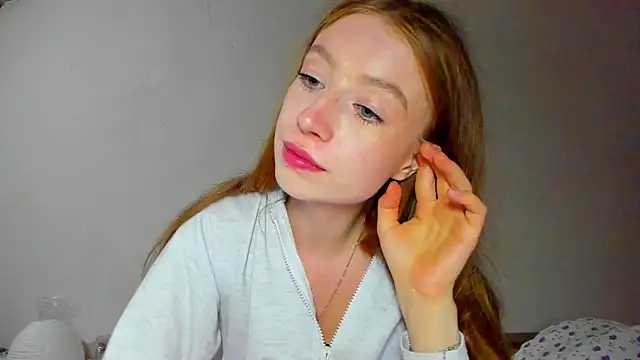 Snapshot of minidivaa_ chatting on 07-11-26, 10:11 minidivaa online show from 07-11-26, 10:11
