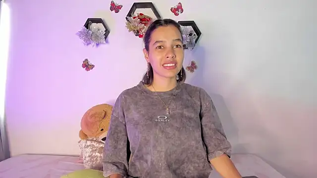 Snapshot of samara_jonness chatting on 01-19-25, 07:37 samara jonness online show from 01-19-25, 07:37