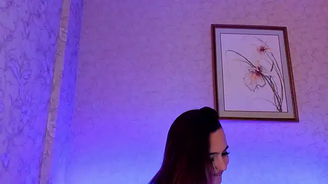 Snapshot of emma77_ chatting on 03-11-25, 12:44 emma77 online show from 03-11-25, 12:44