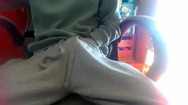 Snapshot of ruben1223 chatting on 03-26-26, 10:54 ruben1223 online show from 03-26-26, 10:54