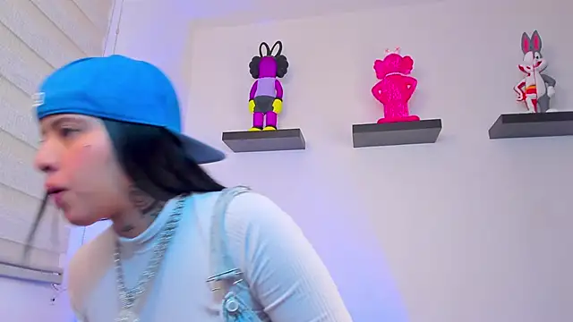 Snapshot of Gangster_Girl chatting on 12-28-24, 02:01 Gangster Girl online show from 12-28-24, 02:01