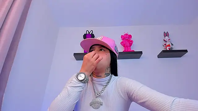 Snapshot of Gangster_Girl chatting on 02-05-25, 01:58 Gangster Girl online show from 02-05-25, 01:58