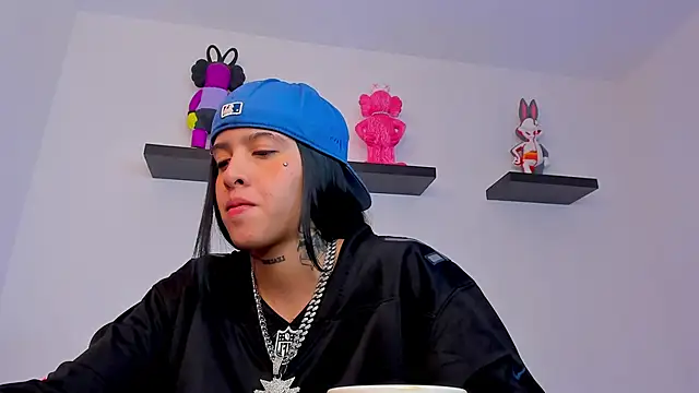 Snapshot of Gangster_Girl chatting on 02-09-25, 01:11 Gangster Girl online show from 02-09-25, 01:11