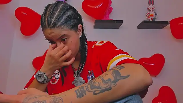 Snapshot of Gangster_Girl chatting on 02-15-25, 12:26 Gangster Girl online show from 02-15-25, 12:26