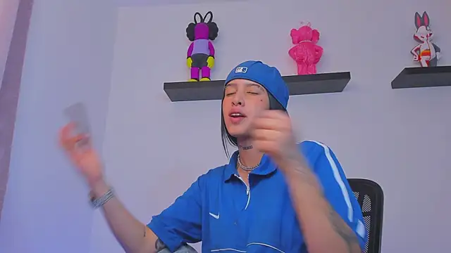 Snapshot of Gangster_Girl chatting on 02-16-25, 11:05 Gangster Girl online show from 02-16-25, 11:05