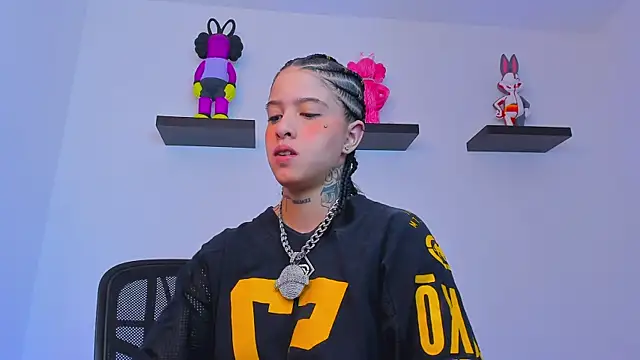 Snapshot of Gangster_Girl chatting on 02-23-25, 01:24 Gangster Girl online show from 02-23-25, 01:24