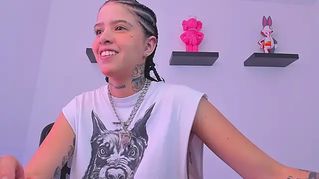 Snapshot of Gangster_Girl chatting on 02-25-25, 04:10 Gangster Girl online show from 02-25-25, 04:10