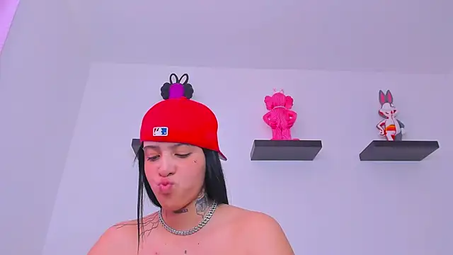 Snapshot of Gangster_Girl chatting on 03-05-25, 05:50 Gangster Girl online show from 03-05-25, 05:50