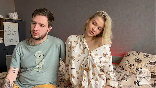 Snapshot of Adelovenick chatting on 12-15-24, 09:35 Adelovenick online show from 12-15-24, 09:35