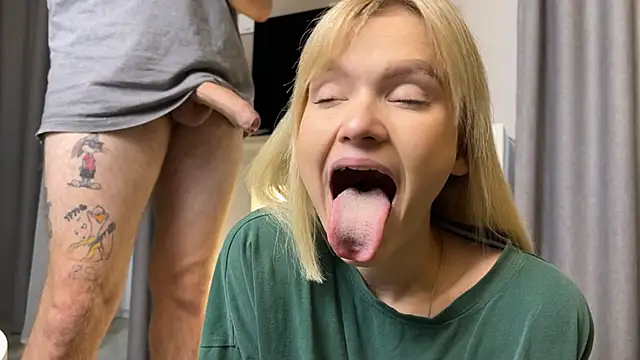 Snapshot of Adelovenick chatting on 09-11-25, 08:47 Adelovenick online show from 09-11-25, 08:47