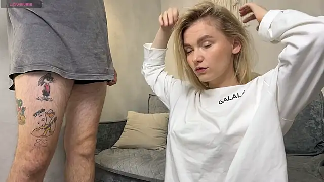 Snapshot of Adelovenick chatting on 10-06-25, 07:28 Adelovenick online show from 10-06-25, 07:28