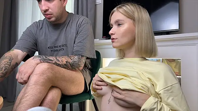 Snapshot of Adelovenick chatting on 10-25-25, 07:49 Adelovenick online show from 10-25-25, 07:49