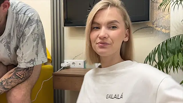 Snapshot of Adelovenick chatting on 11-01-25, 11:45 Adelovenick online show from 11-01-25, 11:45