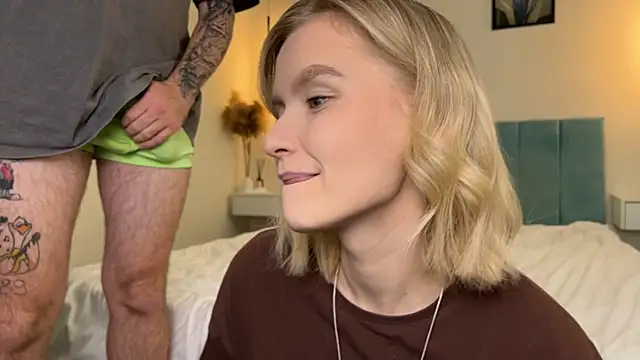 Snapshot of Adelovenick chatting on 11-23-25, 08:14 Adelovenick online show from 11-23-25, 08:14