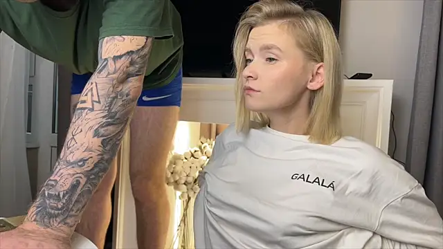 Snapshot of Adelovenick chatting on 11-26-25, 01:23 Adelovenick online show from 11-26-25, 01:23