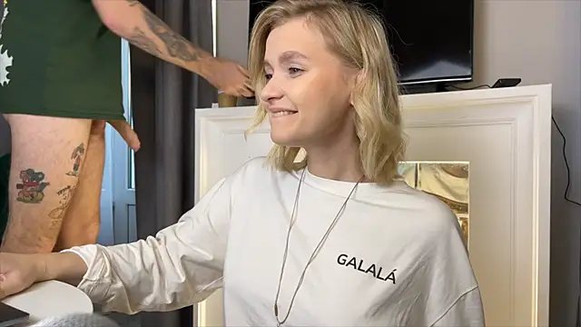 Snapshot of Adelovenick chatting on 11-27-25, 08:38 Adelovenick online show from 11-27-25, 08:38