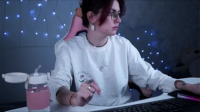 Snapshot of Lana__May chatting on 03-02-25, 02:43 Lana May online show from 03-02-25, 02:43