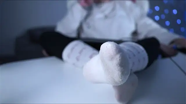 Snapshot of Lana__May chatting on 03-09-25, 03:05 Lana May online show from 03-09-25, 03:05