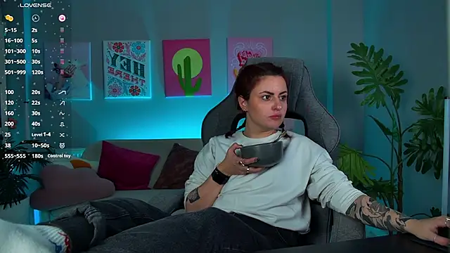 Snapshot of Lana__May chatting on 11-30-25, 11:36 Lana May online show from 11-30-25, 11:36