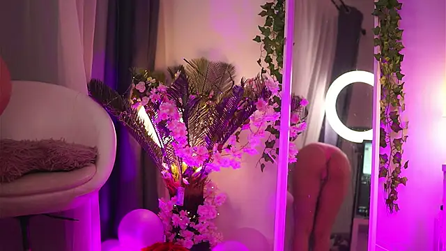 Snapshot of AvaShayy chatting on 02-22-25, 02:39 AvaShayy online show from 02-22-25, 02:39