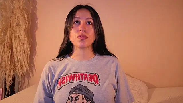 EmiGomez  online show from 12-01-25, 11:37