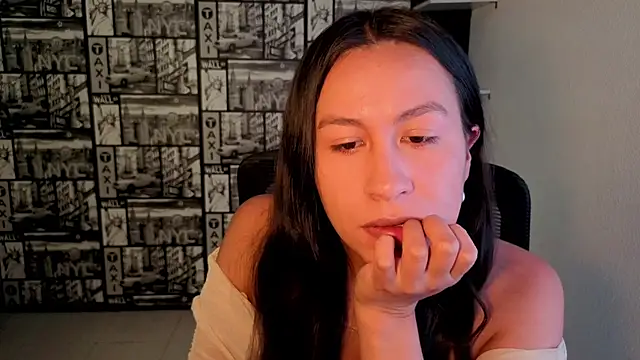 Snapshot of EmiGomez_ chatting on 06-27-26, 11:10 EmiGomez online show from 06-27-26, 11:10