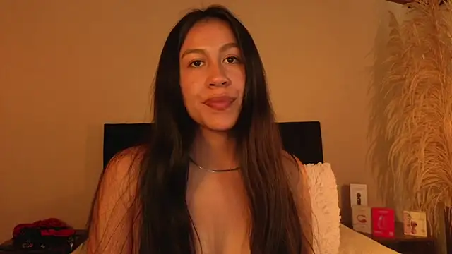 Snapshot of EmiGomez_ chatting on 06-30-26, 05:25 EmiGomez online show from 06-30-26, 05:25
