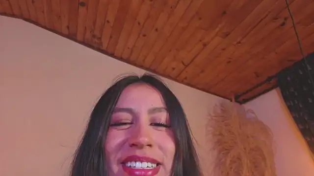 Snapshot of EmiGomez_ chatting on 07-05-26, 04:19 EmiGomez online show from 07-05-26, 04:19