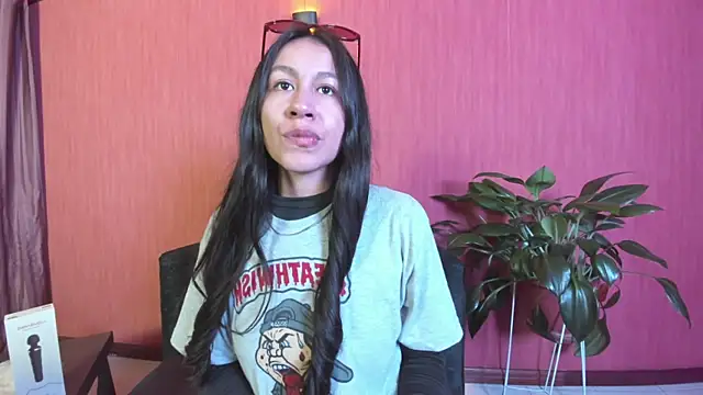 Snapshot of EmiGomez_ chatting on 07-18-26, 11:52 EmiGomez online show from 07-18-26, 11:52
