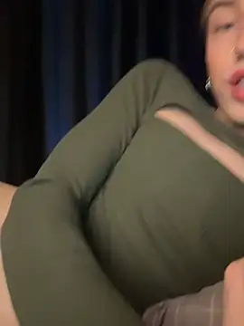 Snapshot of Avril_Pearly_ chatting on 12-19-24, 09:28 Avril Pearly online show from 12-19-24, 09:28