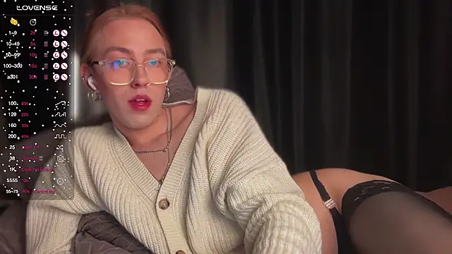 Snapshot of Avril_Pearly_ chatting on 03-13-25, 08:43 Avril Pearly online show from 03-13-25, 08:43