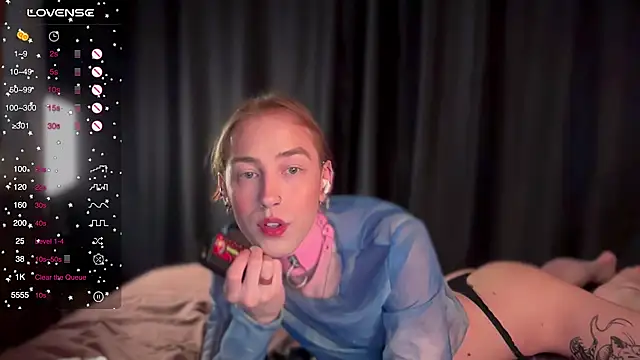 Snapshot of Avril_Pearly_ chatting on 10-07-25, 12:02 Avril Pearly online show from 10-07-25, 12:02