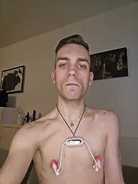 Snapshot of nickdtr chatting on 11-15-25, 04:47 nickdtr online show from 11-15-25, 04:47